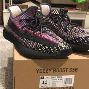 BRAND NEW yeezy boost 350 V2